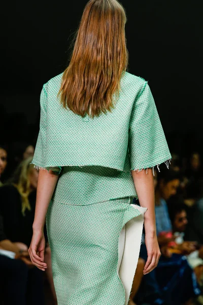 Look 13